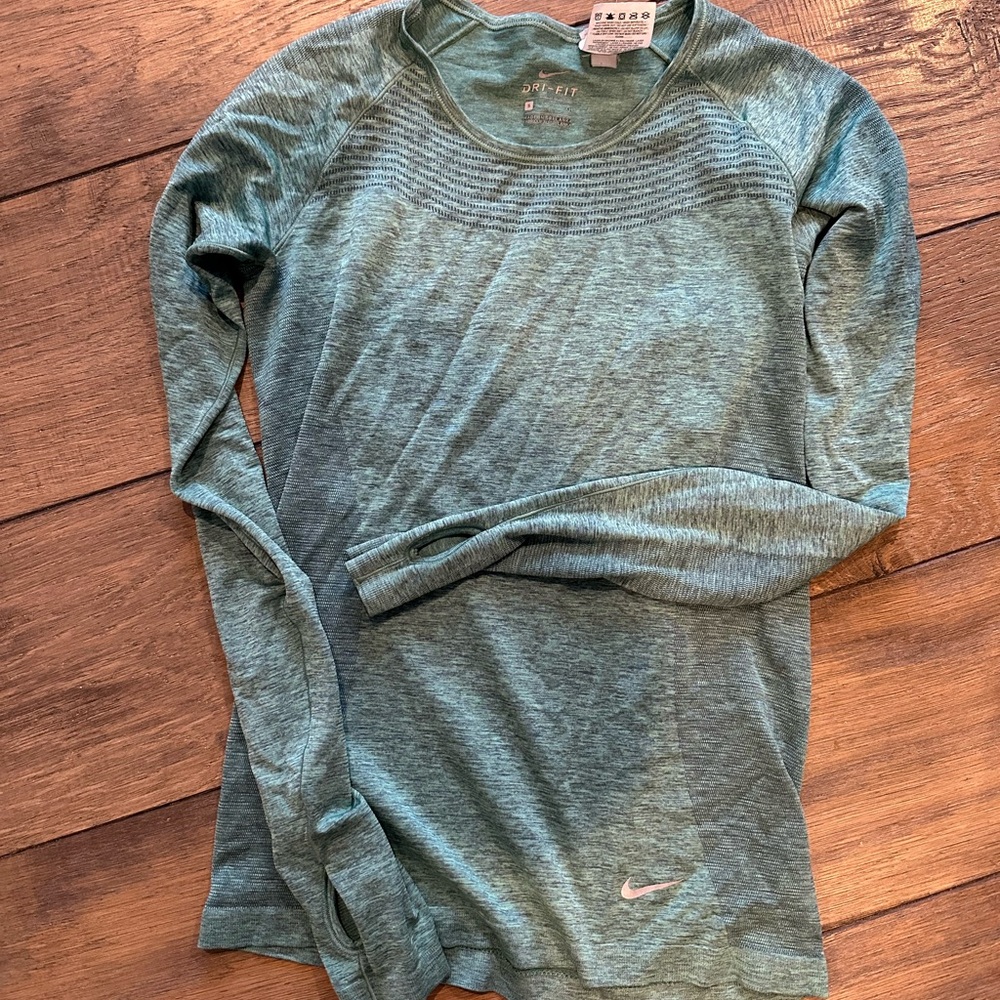 Nike running top small